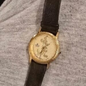 Vintage Mickey Mouse Retired Watch for Women/Men Rare 90 Small 25mm Lorus Gold